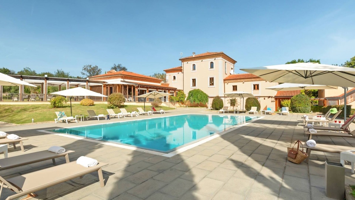 Pontecorvo Villa | Tenuta Esdra 20, Emma Villas