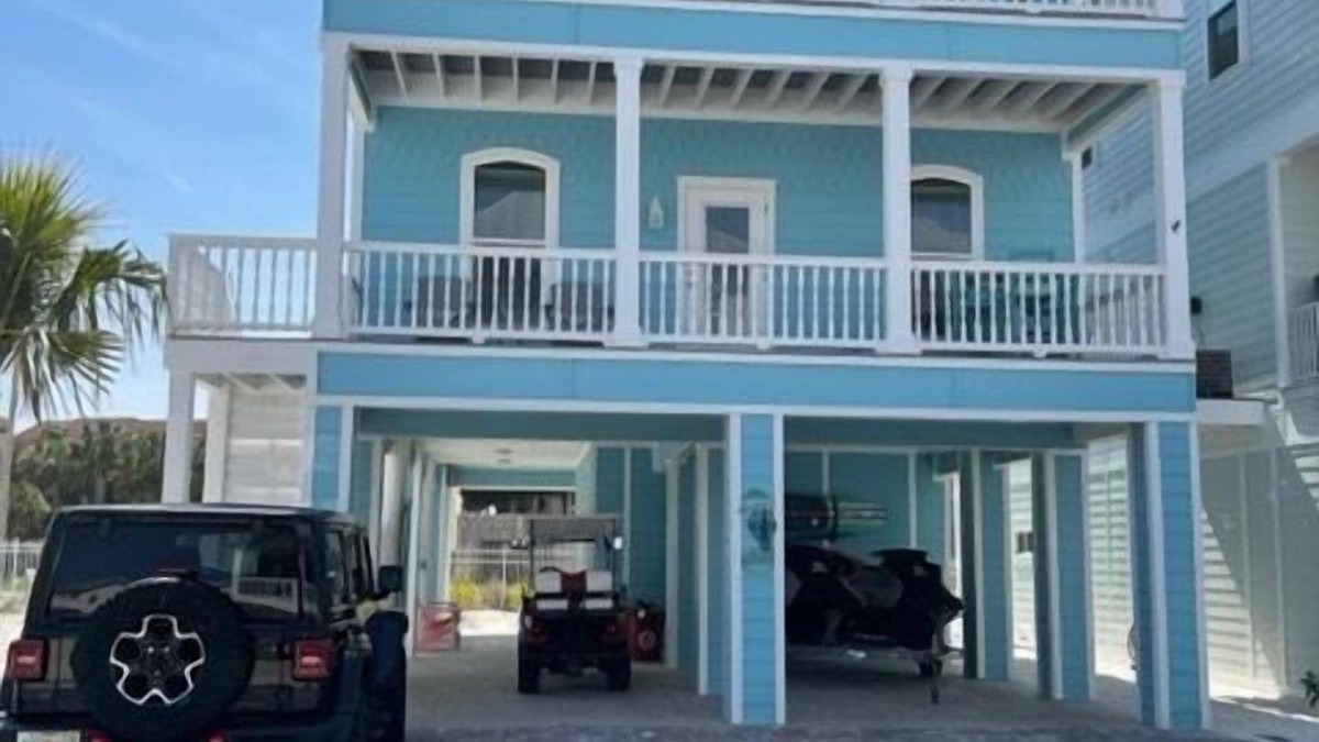 Navarre Beach House | “Tequila Sunrise” Luxury Home, Elevator, Pool, Free Golf Cart