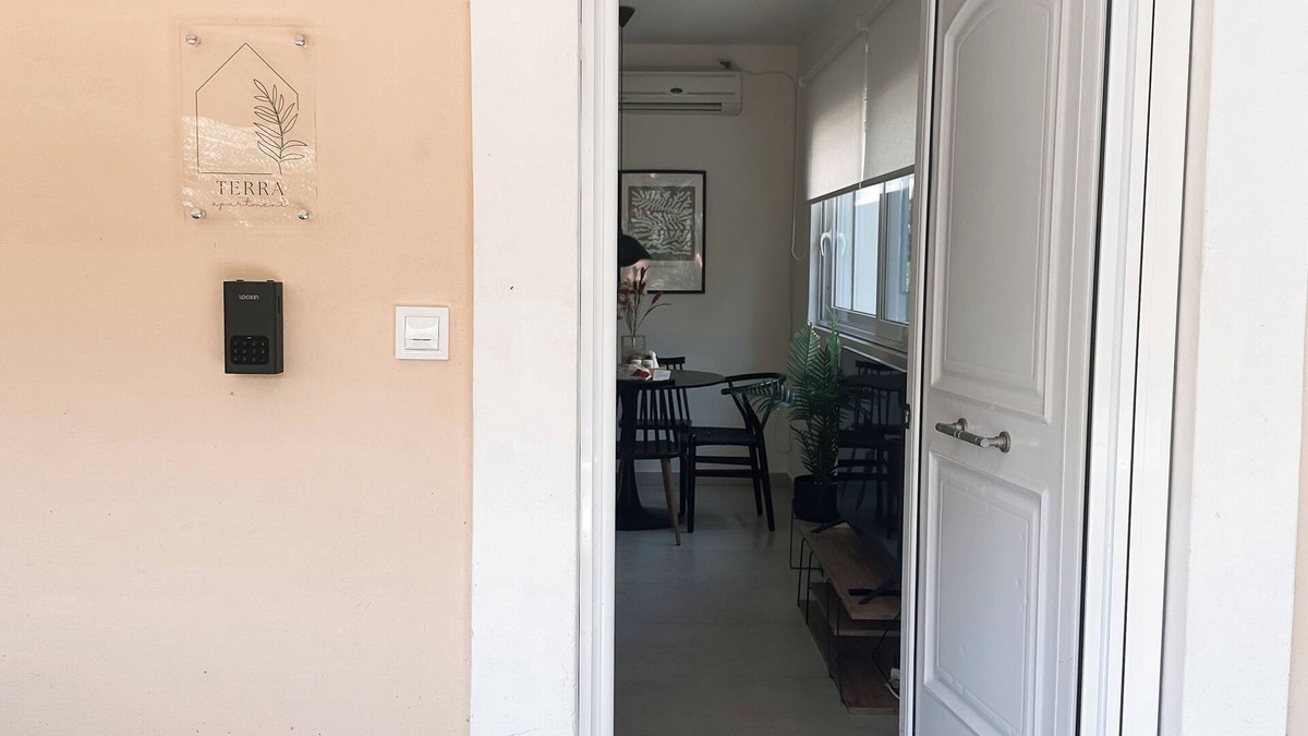 Eretria Apartment | Terra Apartment-quiet apartment in the heart of Eretria