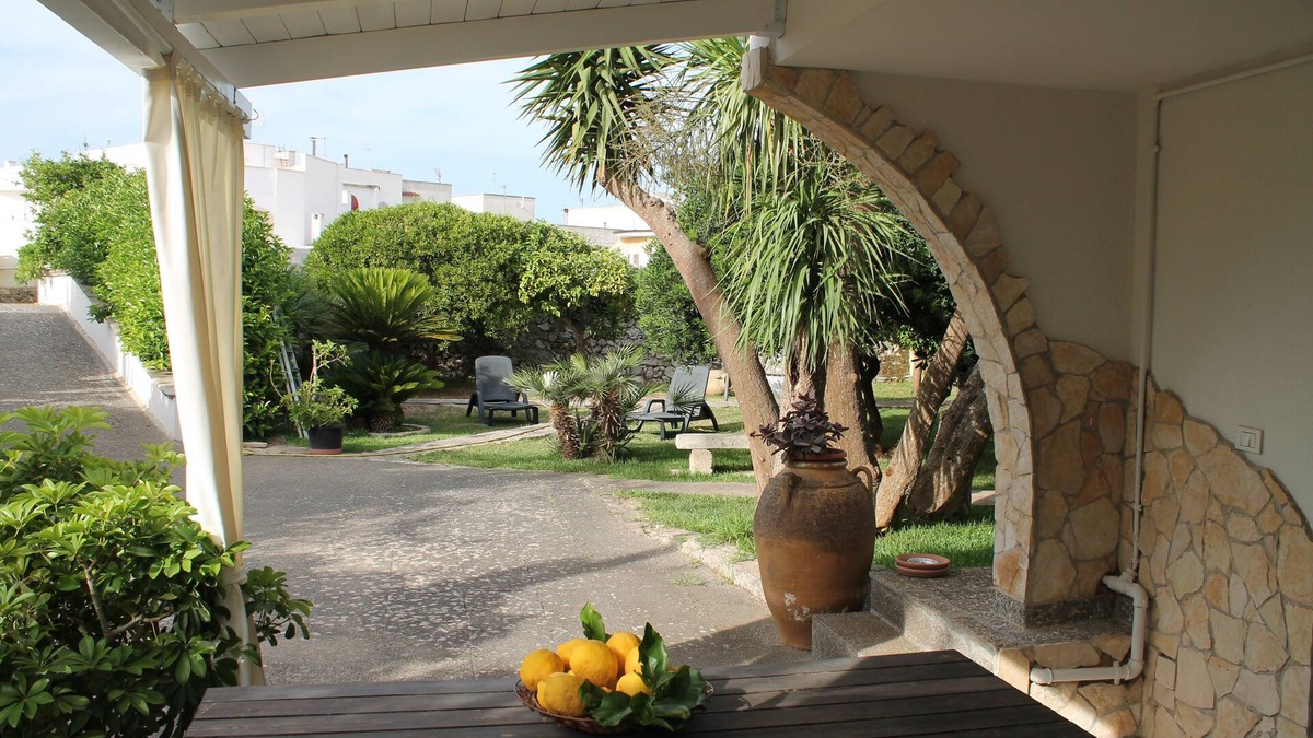 Vignacastrisi Apartment | "Terra di mare" Three-room apartment in Villa with Garden