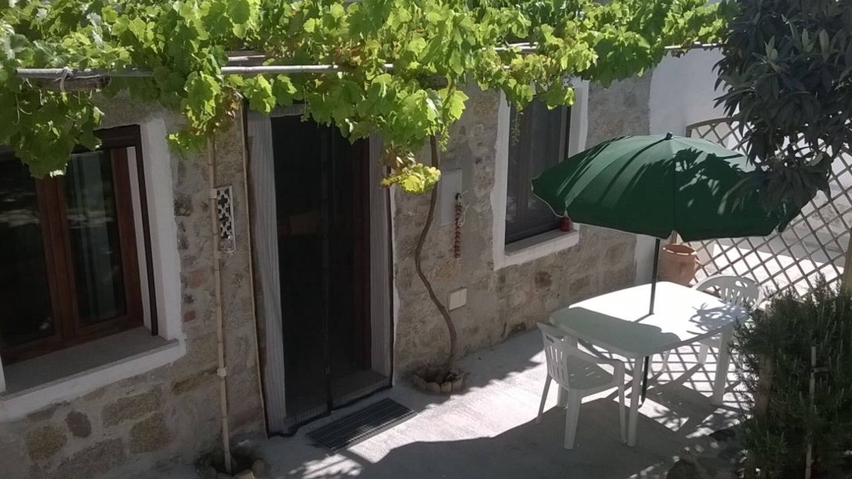 Onifai Apartment | "Terra" two-room apartment, in the Gulf of Orosei, in a typical Sardinian house with garden