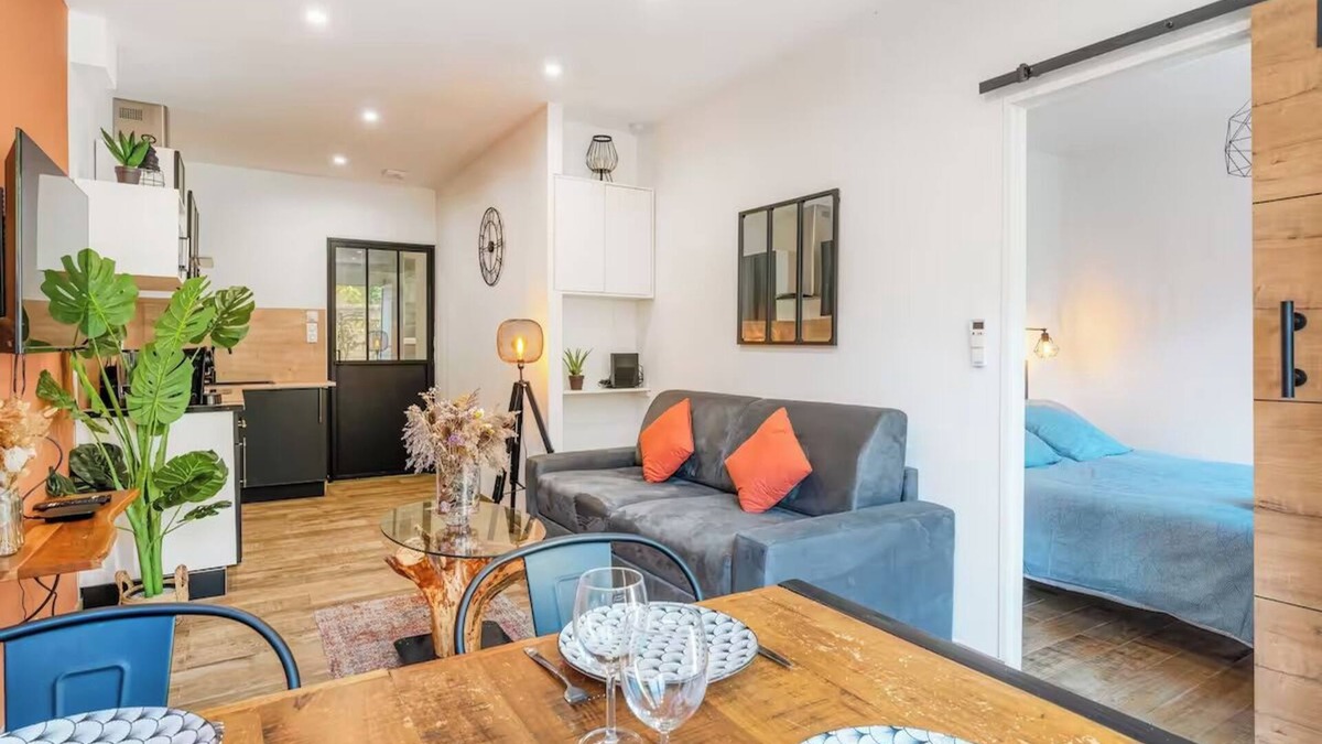 8th Arrondissement Apartment | Terrace and SPA in the heart of Monplaisir!