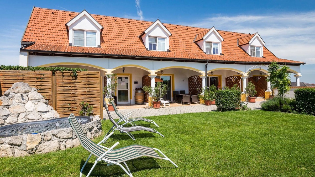 Morbisch am See Apartment | Terrace apartment on two levels