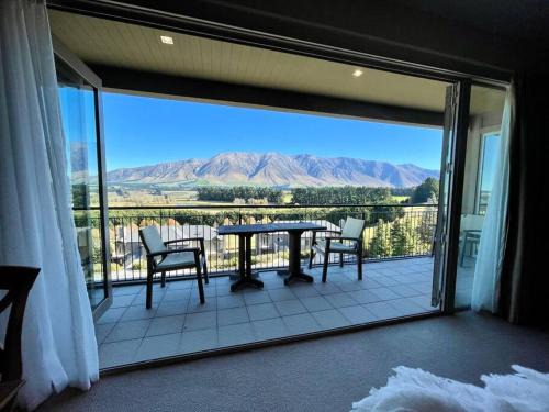 Windwhistle Apartment | Terrace Downs 2 Bedroom Apartment