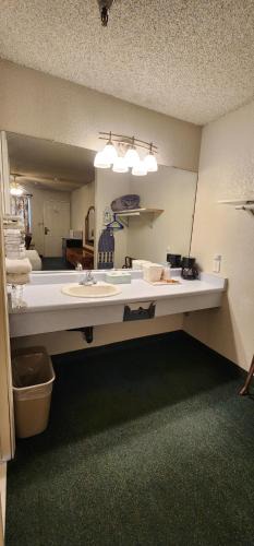 Richmond Annex Hotel | Terrace Inn and Suites