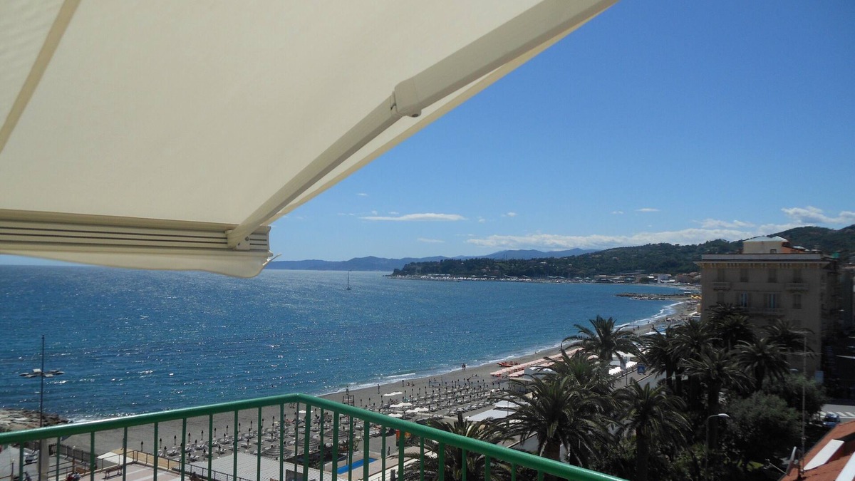 Varazze Apartment | Terrace on the sea in Varazze - citra code 009065-LT-0313