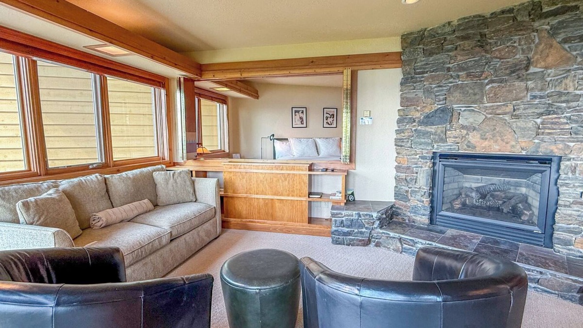 Grand Marais Condo | Terrace Point 13B – A Romantic Getaway on an Amazing Lake Superior Overlook