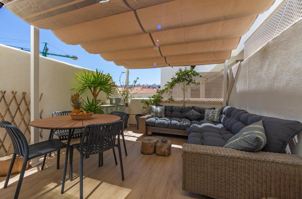 Tarifa Apartment | Terrace, pool, near beach & home office (Fibre)