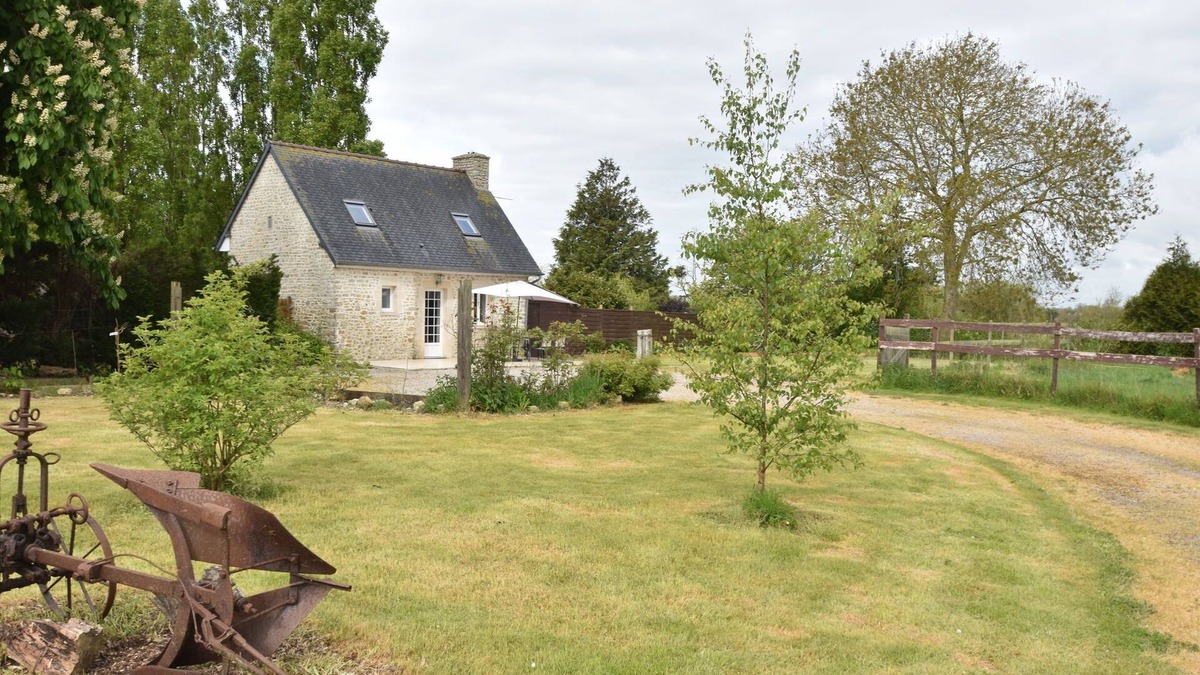 Fresville Cottage | Terrace & Tranquility Home