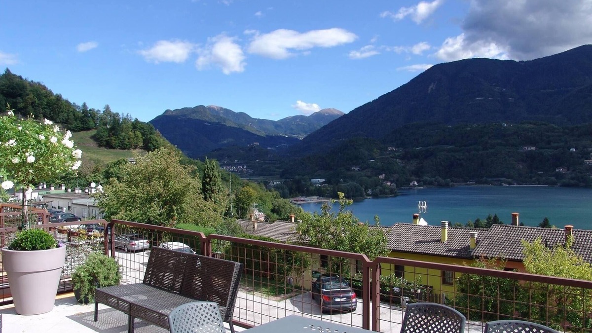Susa Apartment | Terrace with super lake view