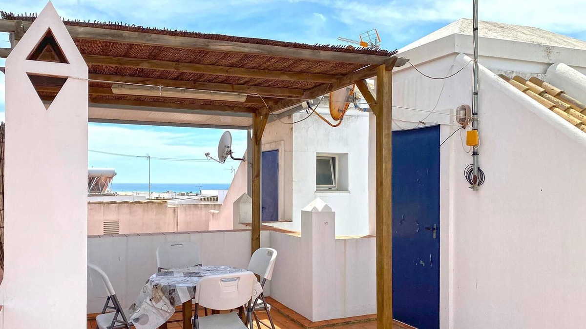 Conil de la Frontera City Center Cottage | Terraced house in tranquil location in Conil center, sleeps 4.