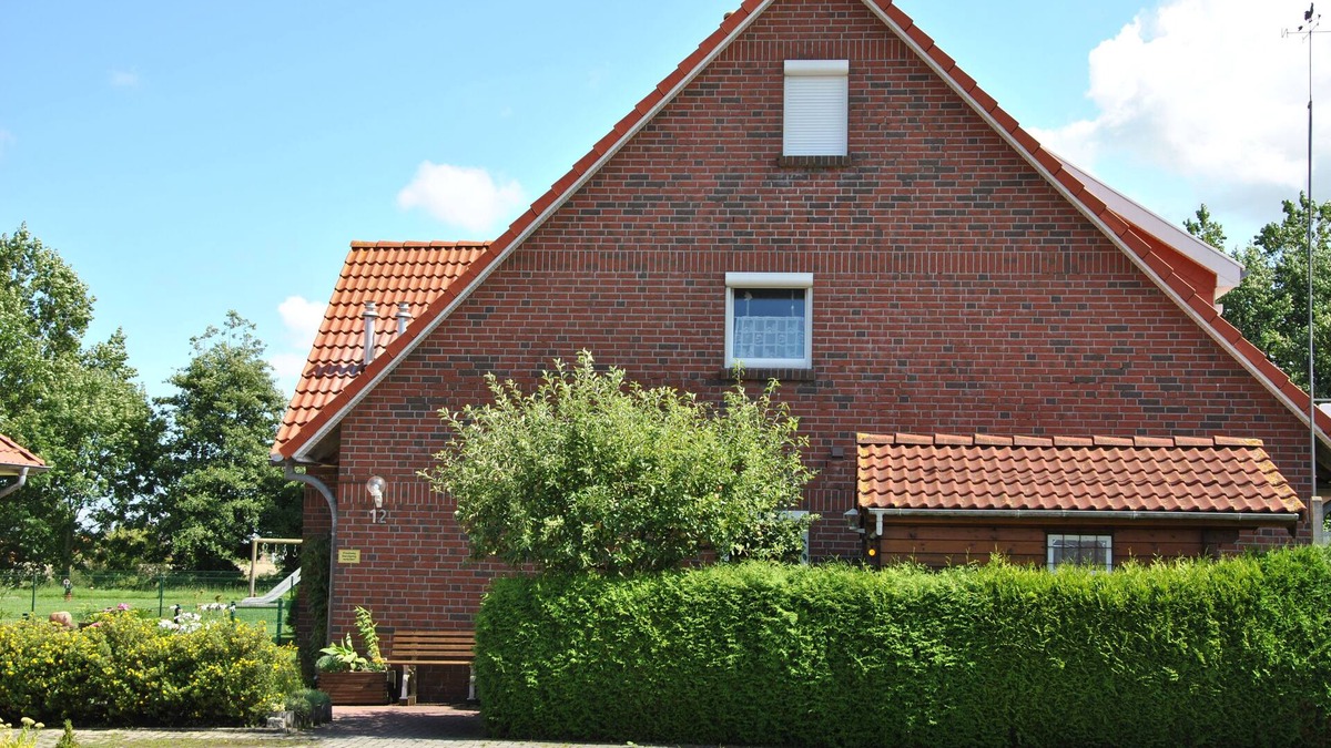 Wittmund House | Terraced house, quiet, central, family friendly, free wifi and SKY sports