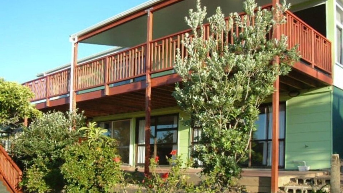 Russell House | Terracotta Gardens - Heart of Russell, key to the Bay of Islands.