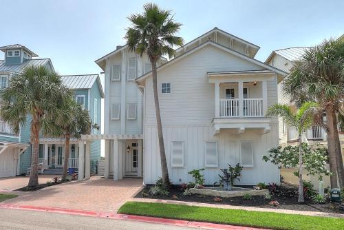 Cinnamon Shore House | Terrance Point 190 SE