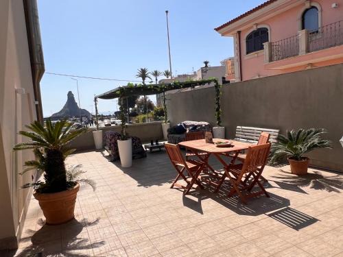 Aci Trezza Apartment | Terrazza Faraglioni