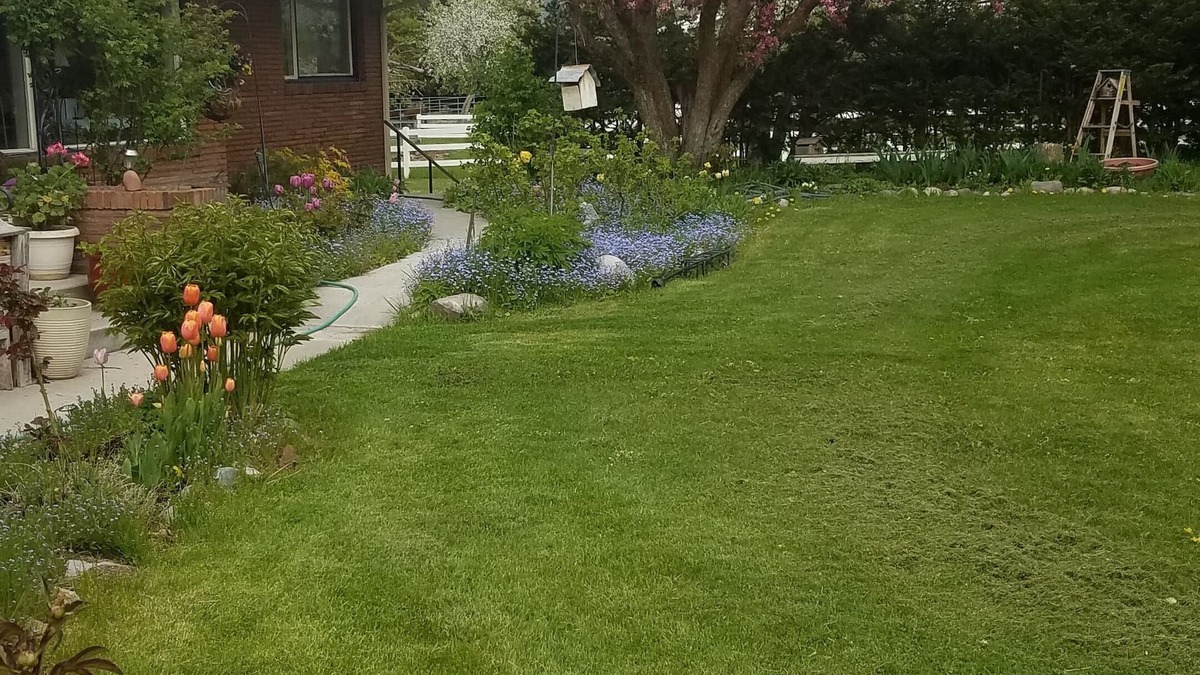 Orchard Homes Apartment | Terrebonne, "The Good Earth" is a place to rest and renew.