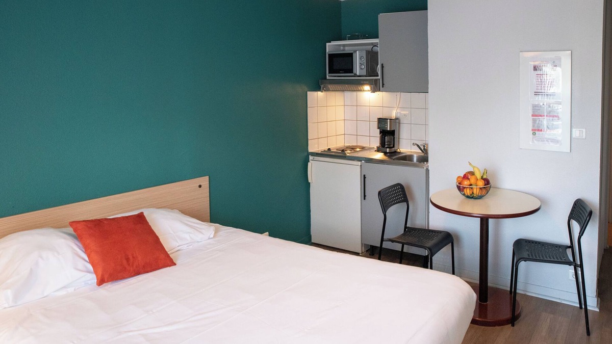 Lambezellec Apartment | Terres de France - Appart-Hotel - Brest