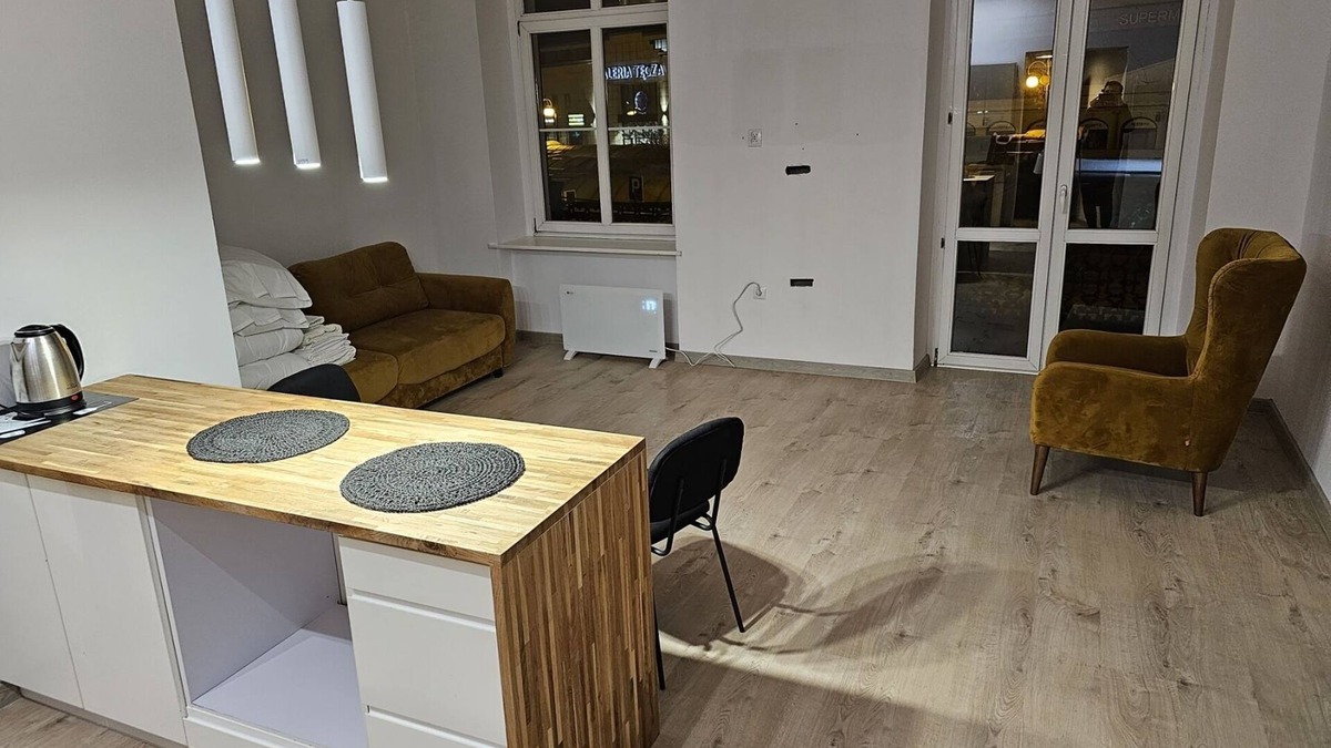 Kalisz Apartment | Terrific 2-bedroom apartment in Kalisz