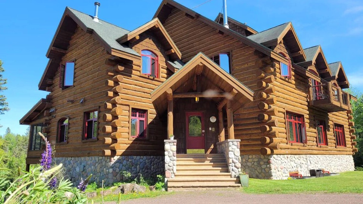 Silver Bay Cabin | Tettegouche Lodge 8BR-6.5Bath & 32 acres of outdoors relaxation ON Baptism River