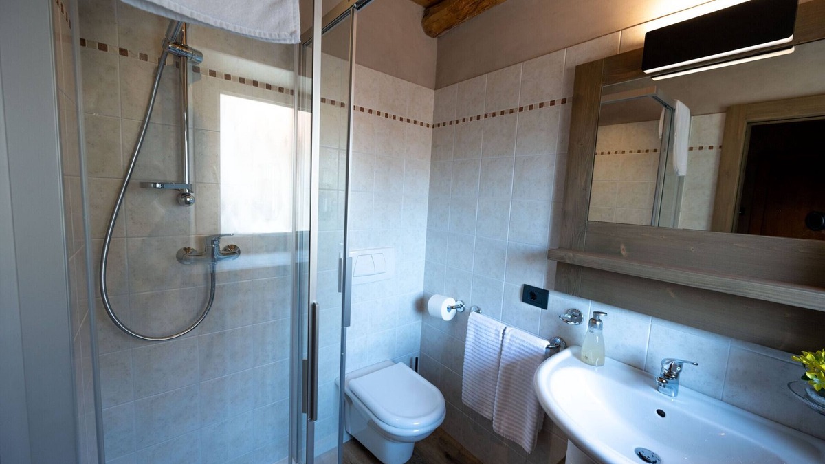 Chies d'Alpago Bed & Breakfast | TEVERONE SUITES & WELLNESS - Camera Gallo Forcello