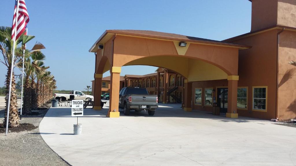 Tilden Hotel | Texan Inn and Suites Tilden