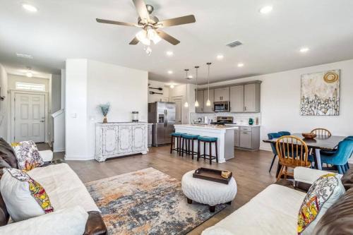 Del Valle House | Texan Oasis, minutes from COTA, Airport, and all Austin has to offer!
