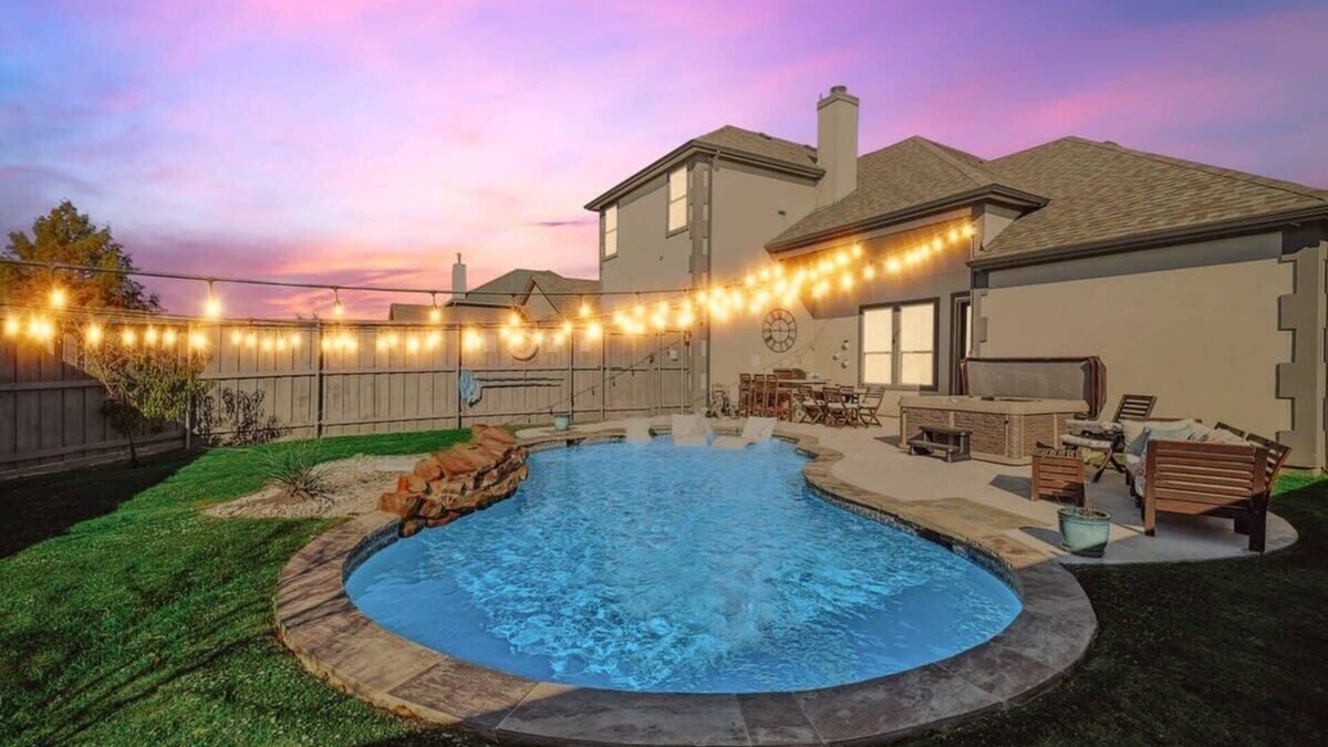 Rowlett House | Texan Sunny Oasis, 5 BED, Private Pool, Hot tub