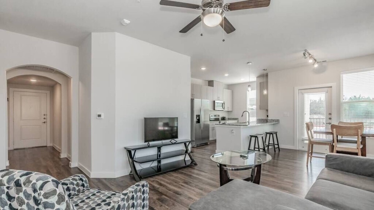 Elmo Apartment | Texas Corporate Housing Solutions Professional Apt