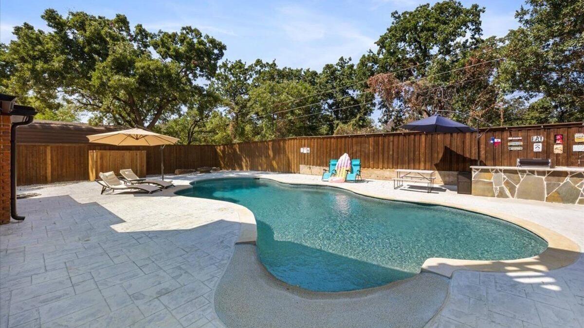 South Arlington House | Texas Country Oasis - Pool, Game Room & Near Stockyards & Arlington