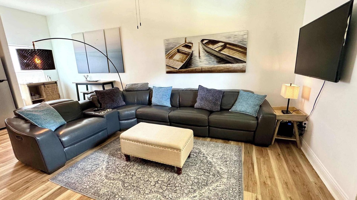 Nederland House | Texas Gulf Coast 3BR 1BA