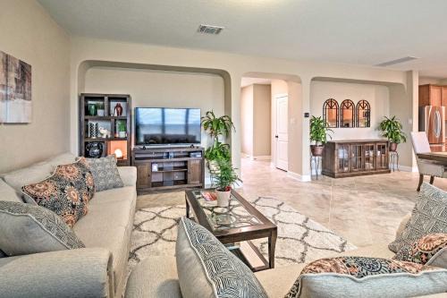 Manor House | Texas Home with Patio and Grill about 16 Mi to Austin