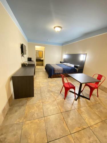Rio Bravo Hotel | Texas Inn & Suites McAllen at La Plaza Mall and Airport