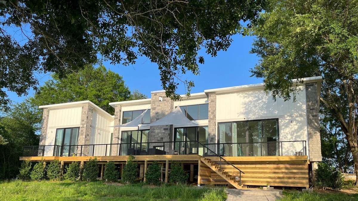 Groesbeck House | Texas Lake Hideaway at Limestone