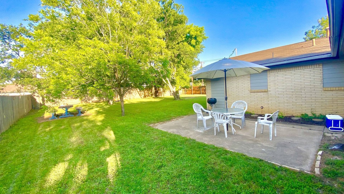 Bedford House | Texas Size Backyard Comfy For Your Family