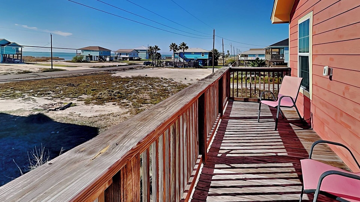 Rockport House | Texas Tiki | Bay Views, Pet-Friendly