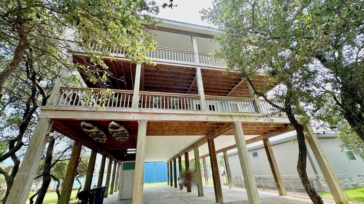 Port O Connor House | TEXAS TREEHOUSE is Close to Beach in POC