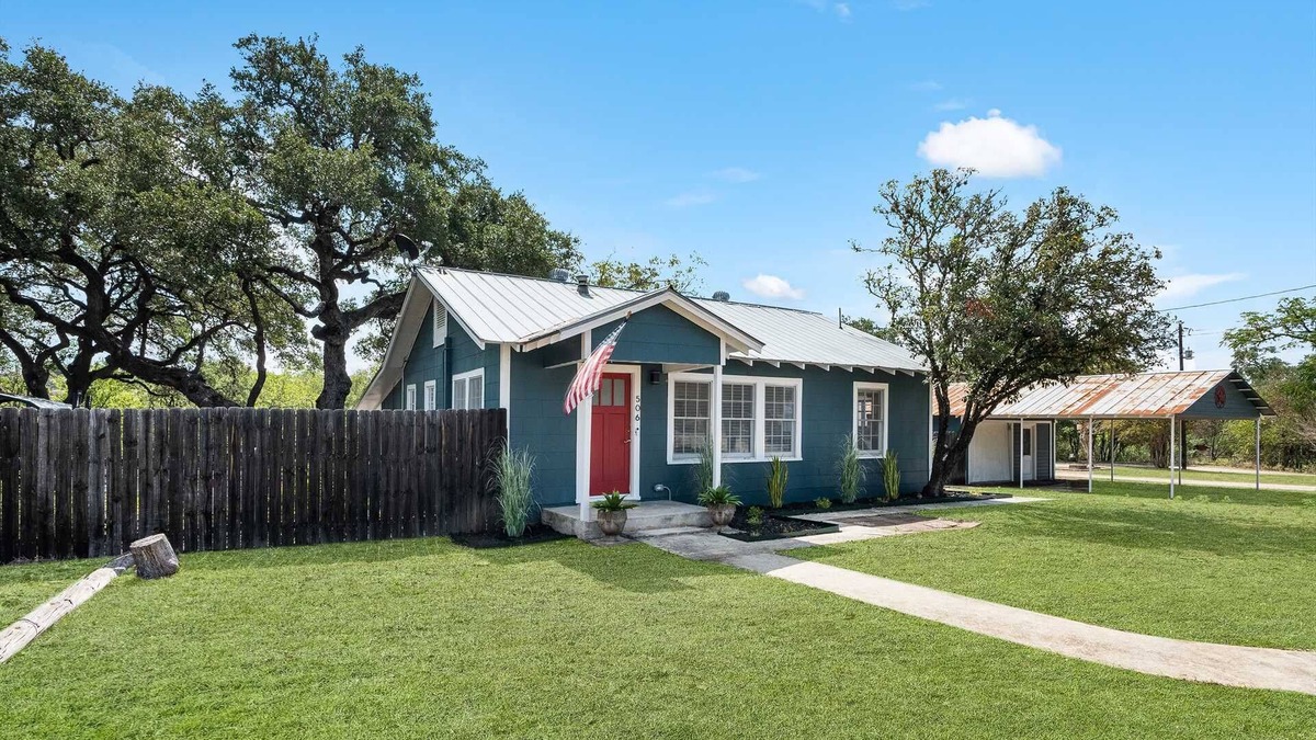 Bandera House | Texas Two Step in Bandera