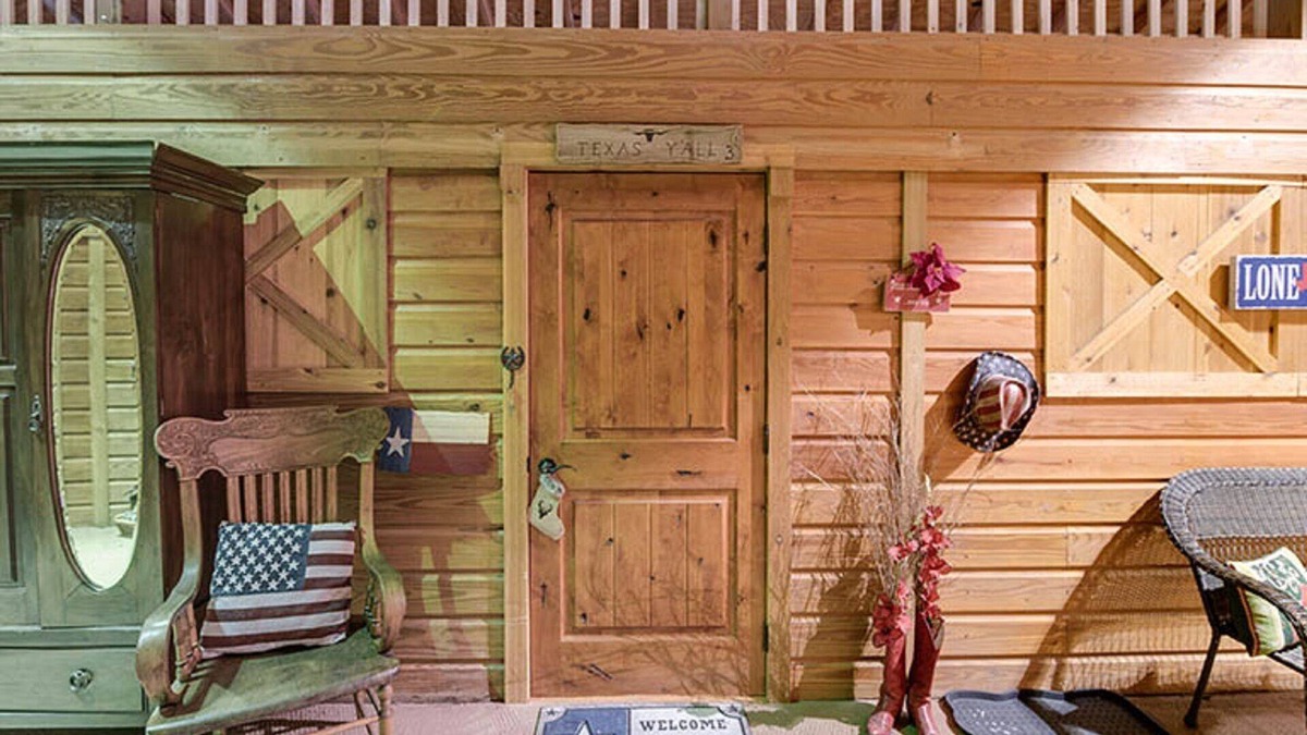 Carmine House | Texas Y'all - Solid Rock Ranch