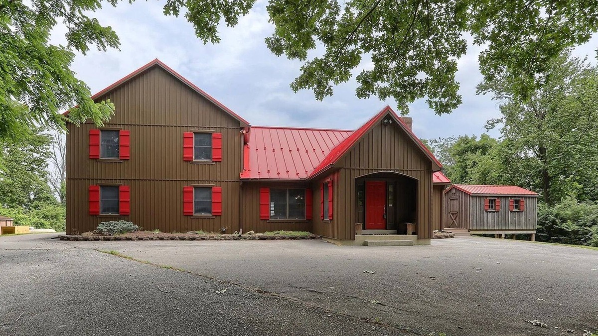 Stouchsburg House | Texter Mountain Lodge - 105 Acre Mountain Home