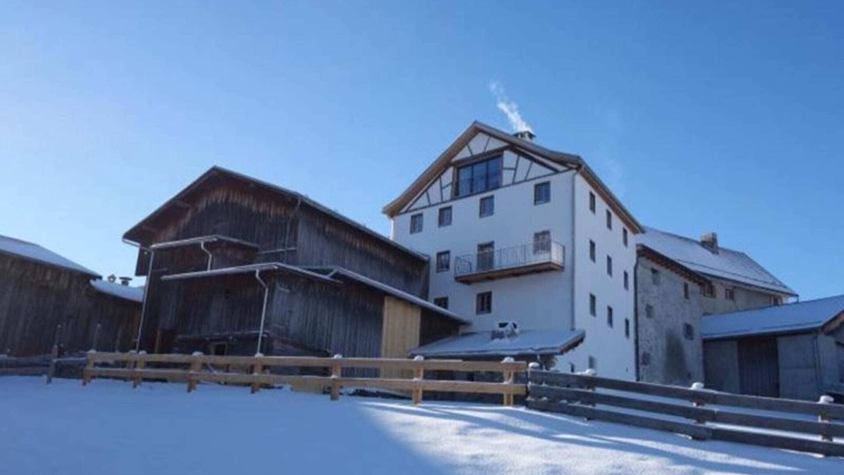 Salouf Apartment | TGESA L'ANTGERNA - Panoramic view in the mountain village