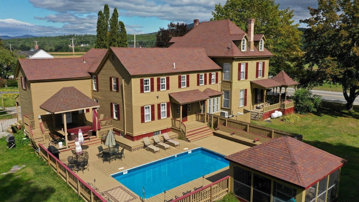 Bethel House | Thaddeus Twitchell House - In-Ground pool, Hot tub, Skiing, Golf, Hiking & More!