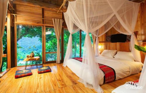 Pu Long Nature Reserve Cabin | Thai House Pu Luong - Century Old Stilt House with Terrace Views
