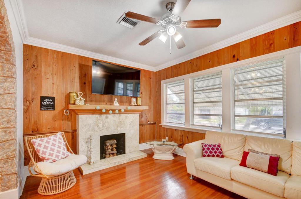 Mango Groves House | Thai Villa Downtown Historic Home - 1mi to Beach