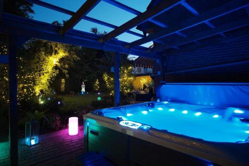 Geesthacht Apartment | Thailand Lounge Whirlpool Sauna SPA