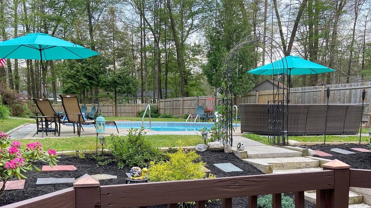 Geyser Crest House | Thank You, See you in 2026! Large Private Yard W/Pool. Track, SPAC & Town close!
