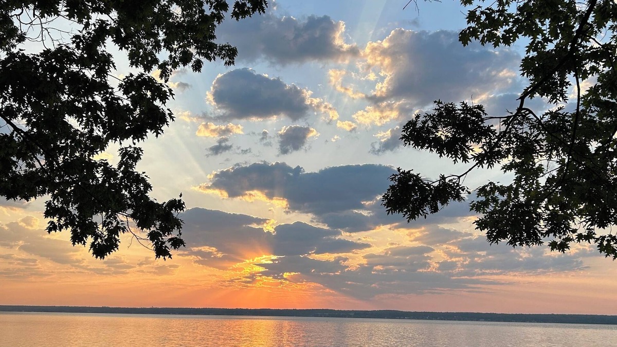 Town of Benton House | Thanksgiving on Angus Point.A beautiful spot to give thanks! Book now