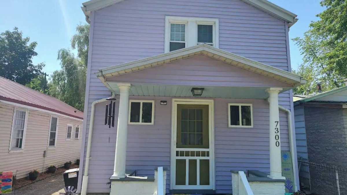Lexington House | That ONE Purple House - Lake Access