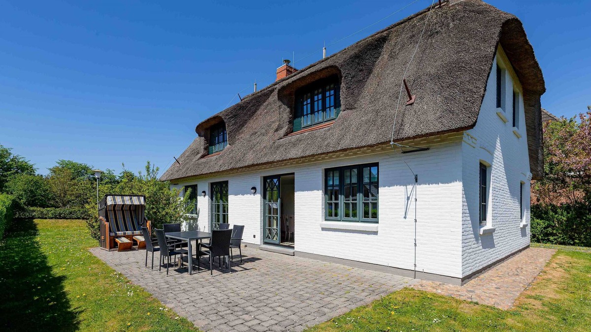 Wrixum House | Thatch and sea