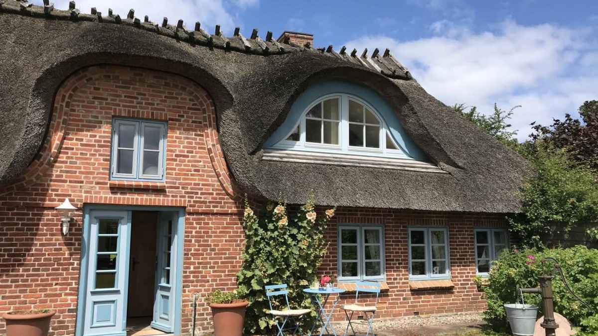 Stenderup Apartment | Thatched cottage in the countryside