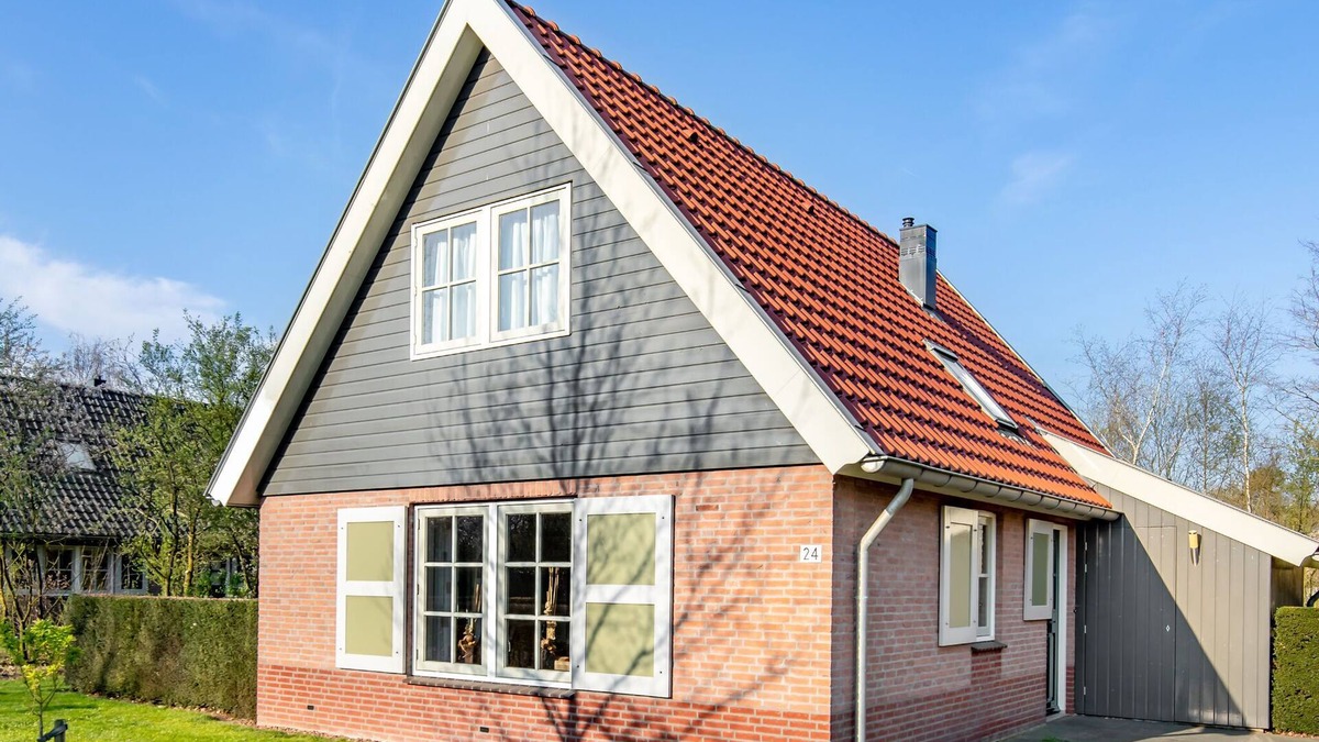 Appelscha House | Thatched Villa in Nature